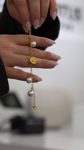 Create your own personalised jewellery and enjoy an exceptional experience at The Lady Lotus in Montreal!