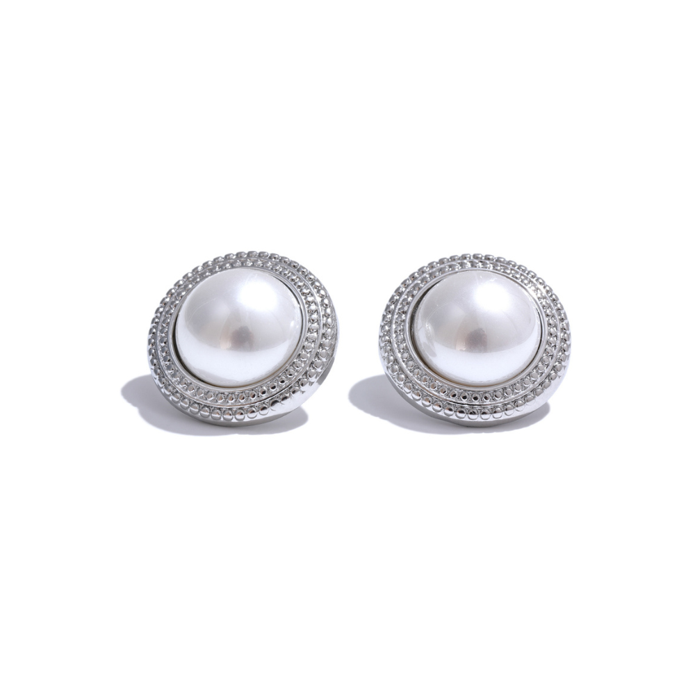 CHIC Pearls Round Stud Earrings