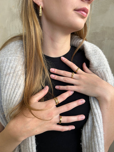 Fluttering Beauty Ring