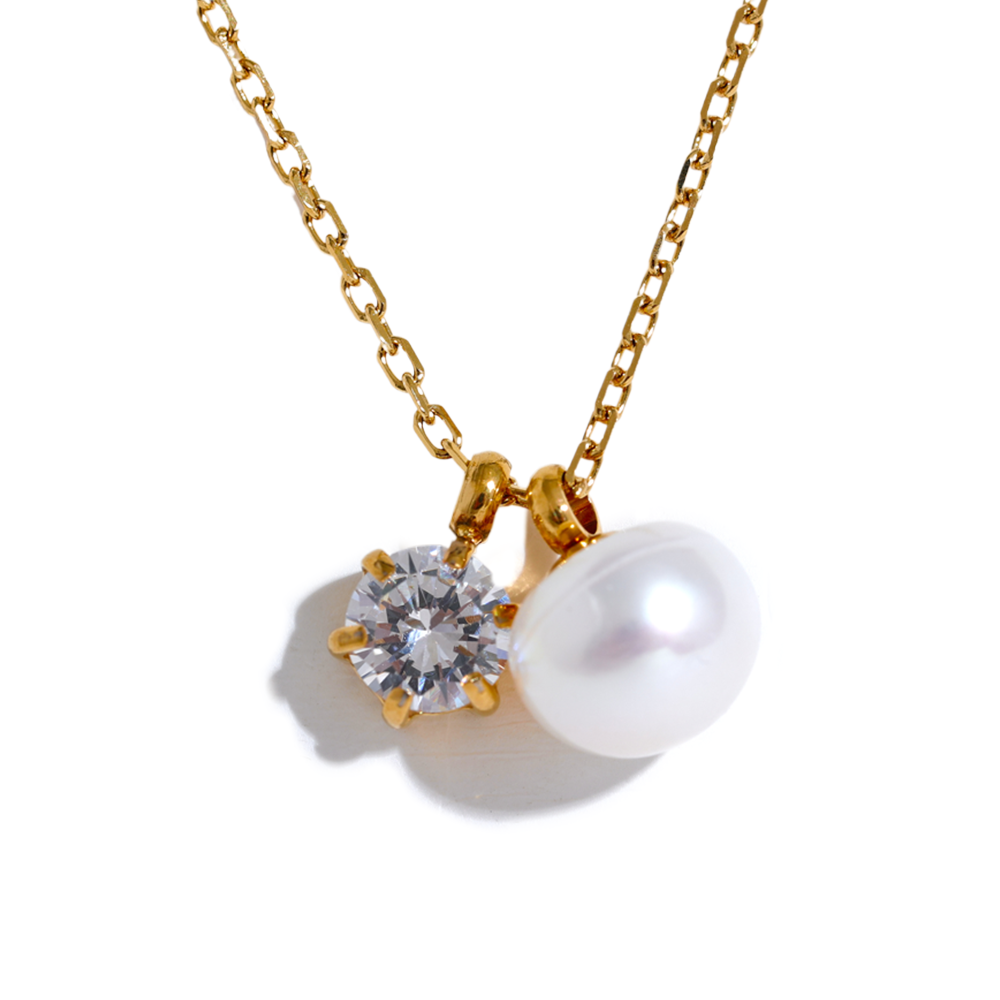 Elegant Pearl Pendant Necklace